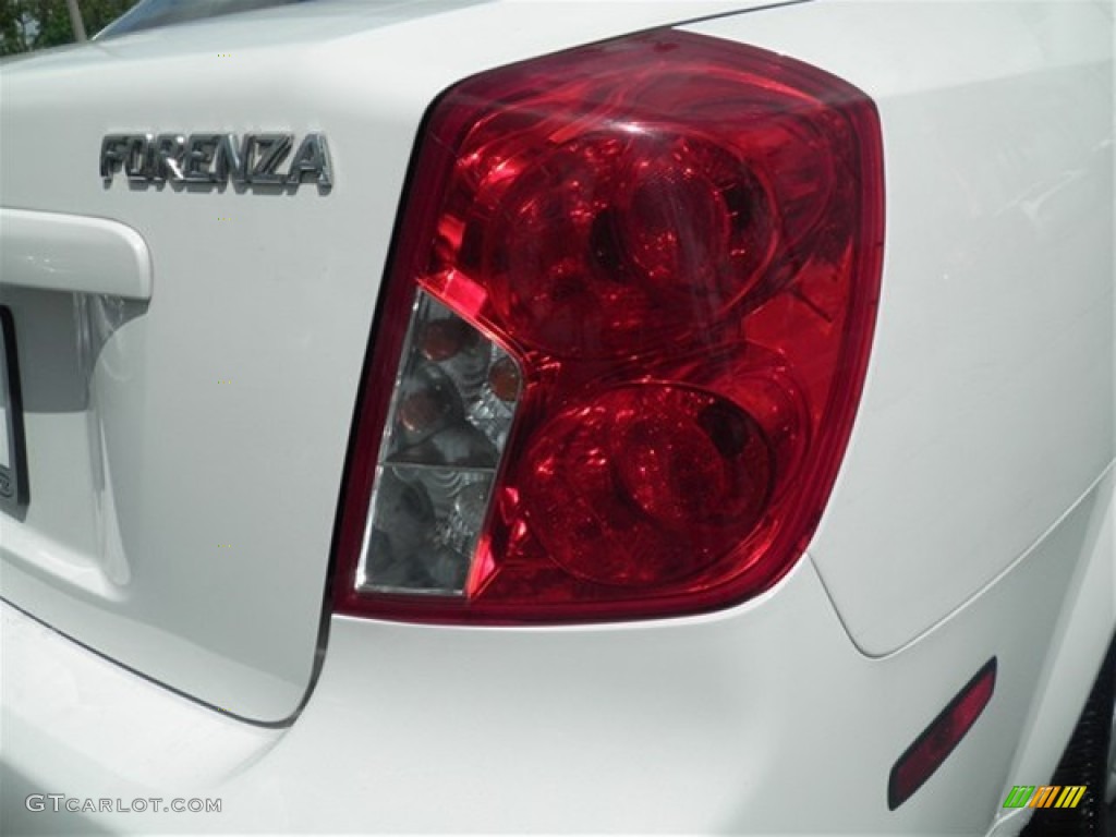 2004 Forenza S - Absolute White / Gray photo #16