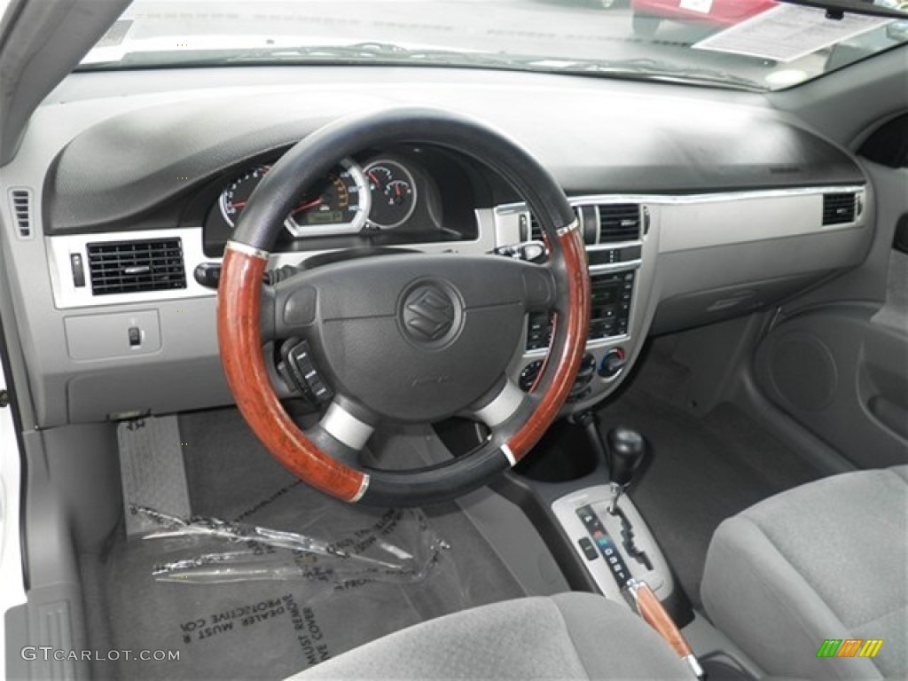 2004 Forenza S - Absolute White / Gray photo #29