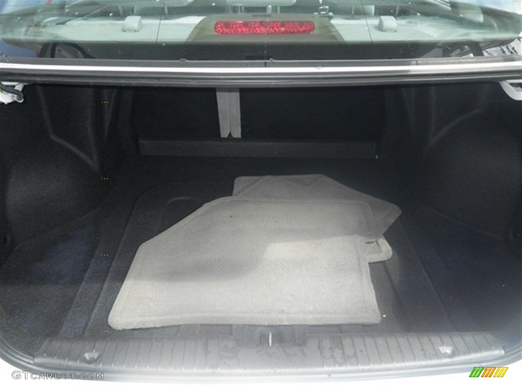 2004 Forenza S - Absolute White / Gray photo #37