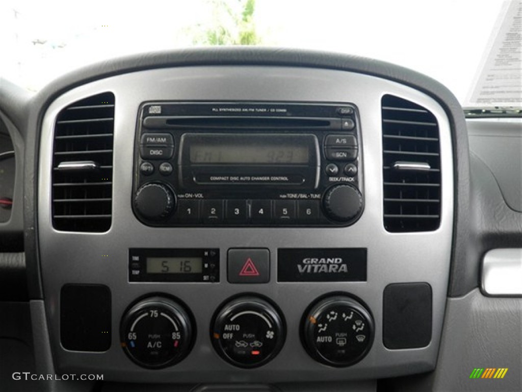 2004 Suzuki Grand Vitara LX Controls Photos