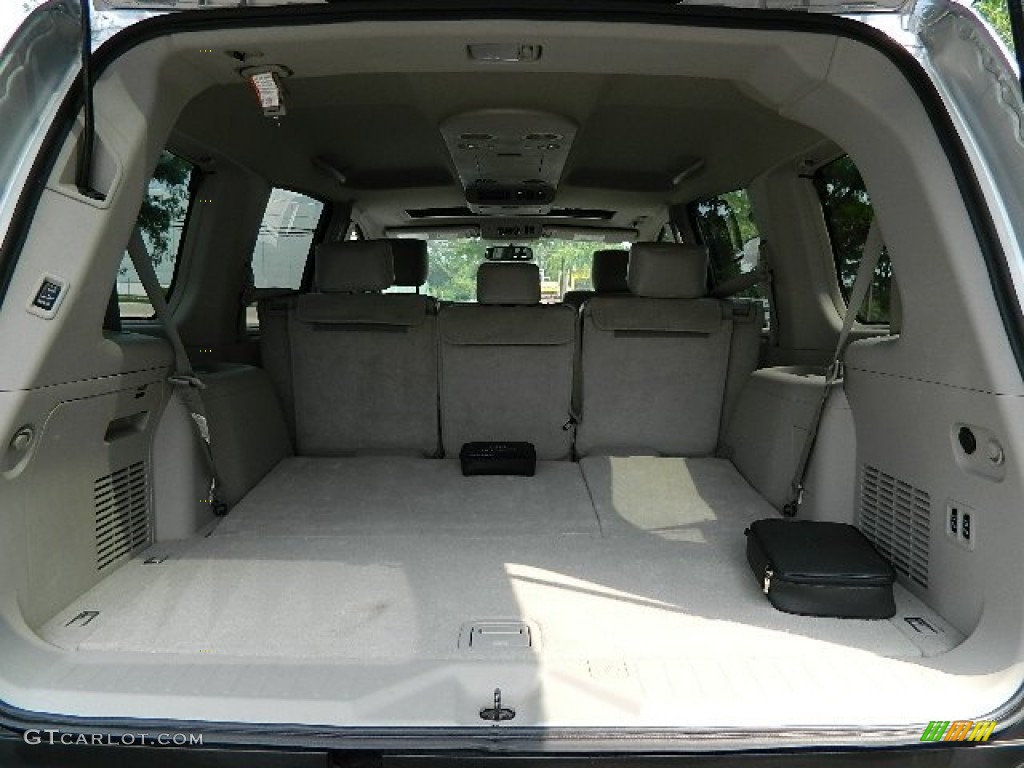 2010 Infiniti QX 56 4WD Trunk Photo #69567576