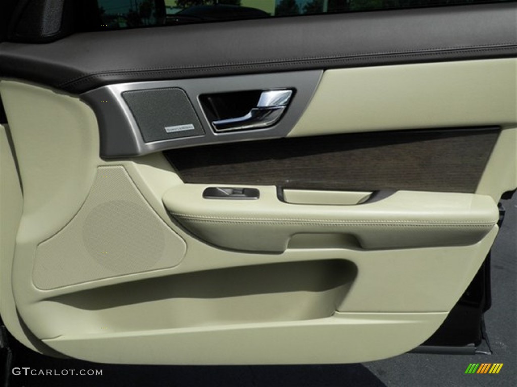 2009 Jaguar XF Supercharged Ivory/Oyster Door Panel Photo #69567963