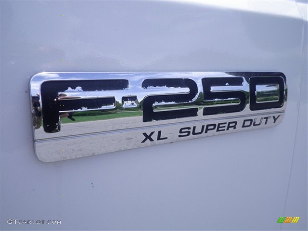 2006 Ford F250 Super Duty XL Regular Cab Marks and Logos Photo #69568455