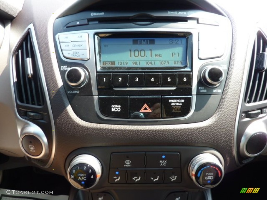 2013 Hyundai Tucson GLS AWD Controls Photo #69574182