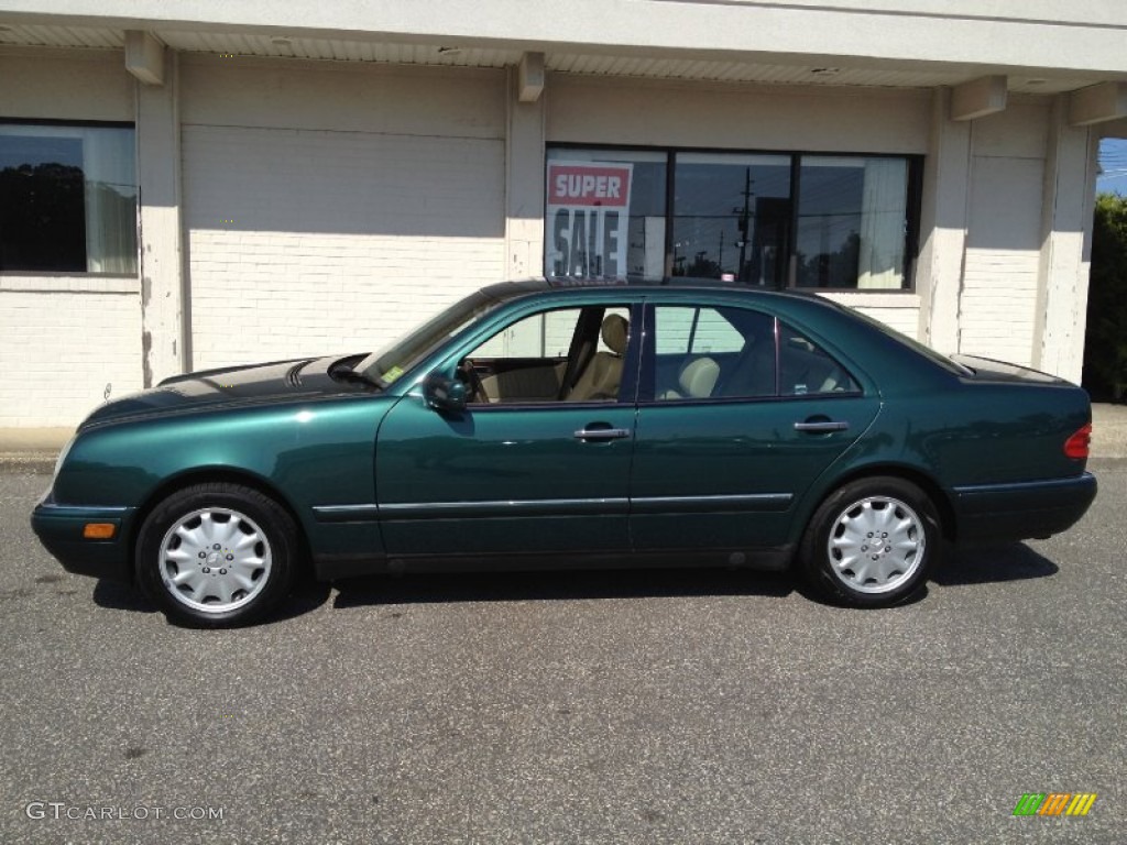 1997 E 320 Sedan - Brilliant Emerald Green Metallic / Parchment photo #4