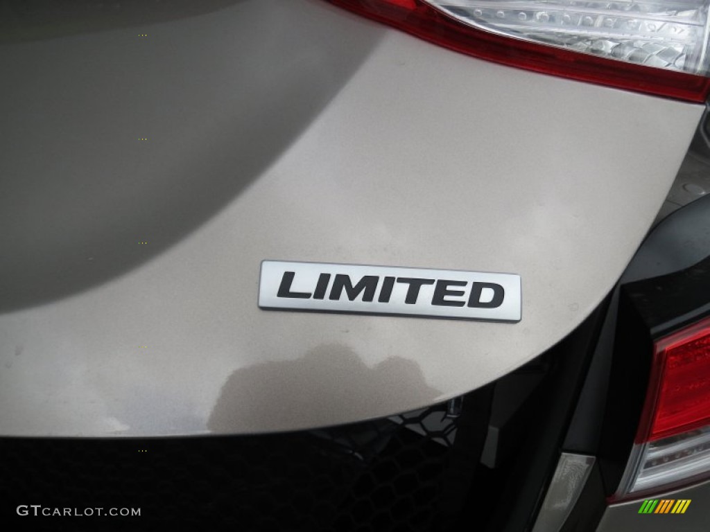 2013 Hyundai Elantra Limited Marks and Logos Photo #69579872