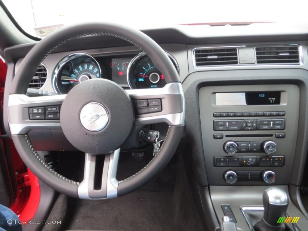 2013 Ford Mustang GT Coupe Charcoal Black Dashboard Photo #69580269