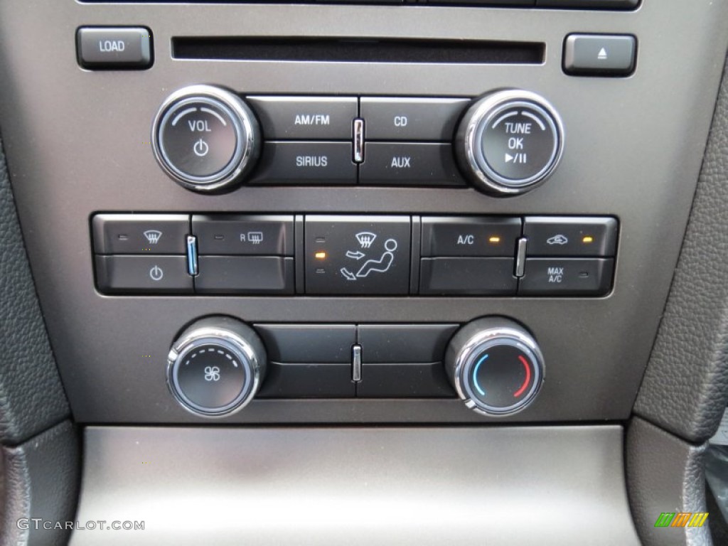 2013 Ford Mustang GT Coupe Controls Photo #69580287