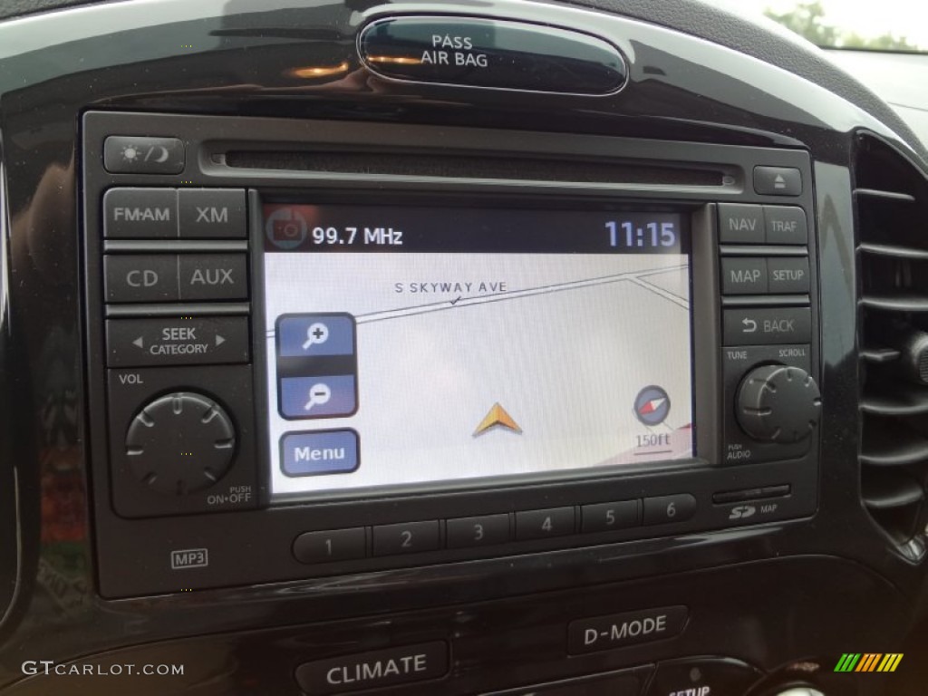 2011 Nissan Juke SL Navigation Photos