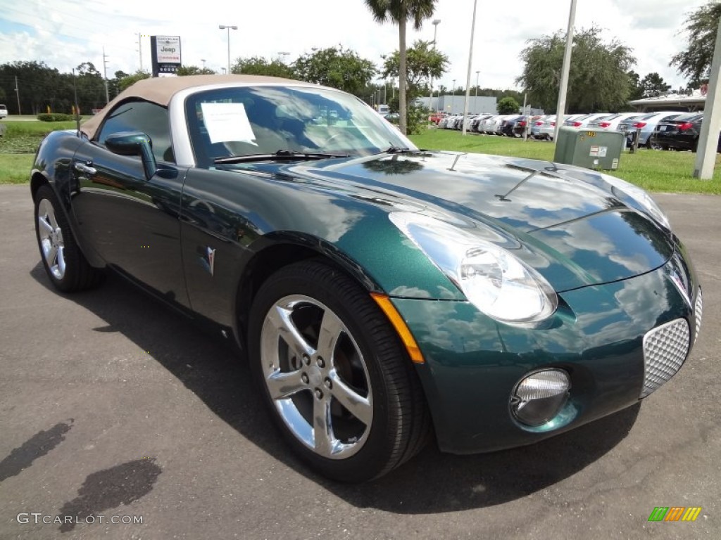 2008 Solstice Roadster - Envious Green / Ebony/Sand photo #9