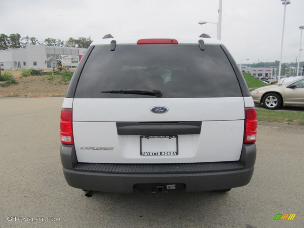 2004 Explorer XLS 4x4 - Oxford White / Graphite photo #3