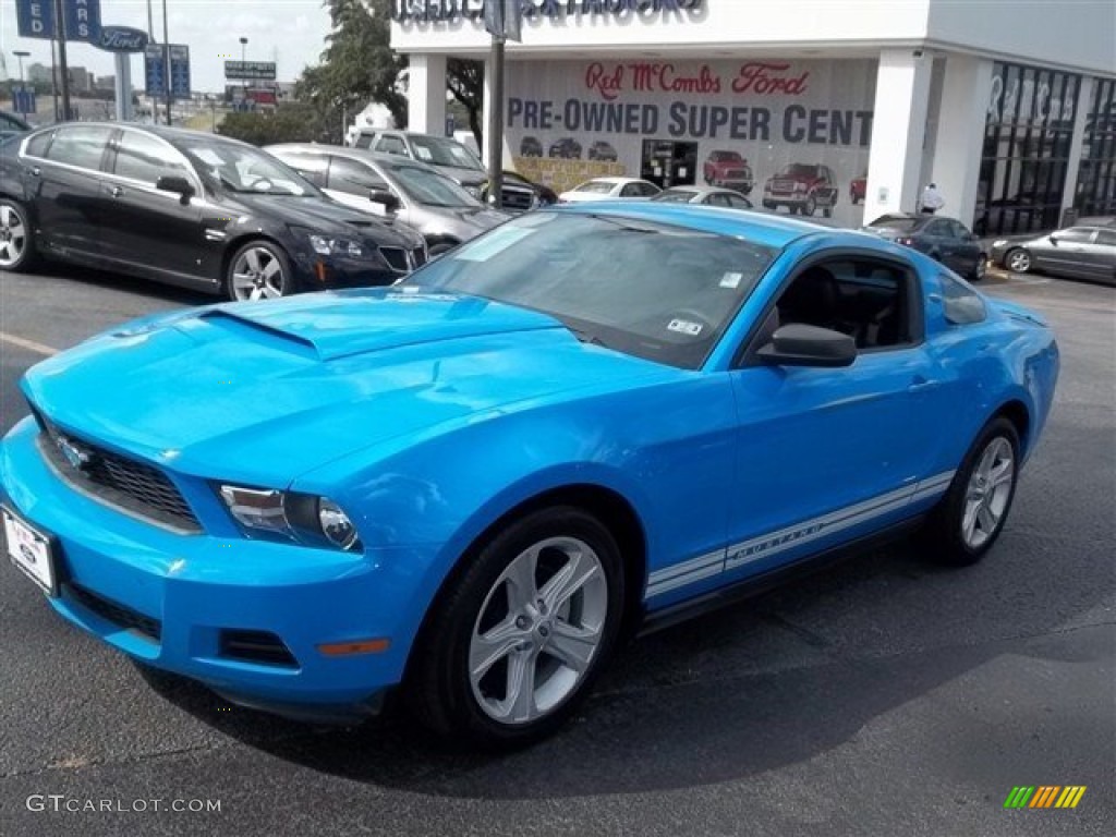 2010 Mustang V6 Premium Coupe - Grabber Blue / Charcoal Black photo #7