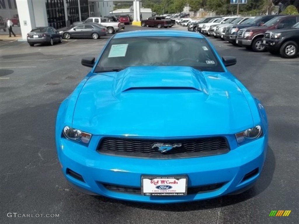 2010 Mustang V6 Premium Coupe - Grabber Blue / Charcoal Black photo #8