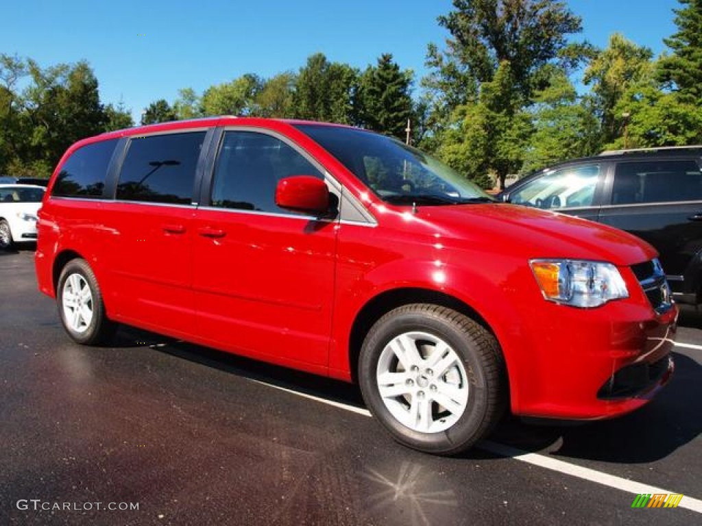 2013 Grand Caravan Crew - Redline 2 Coat Pearl / Black/Light Graystone photo #2