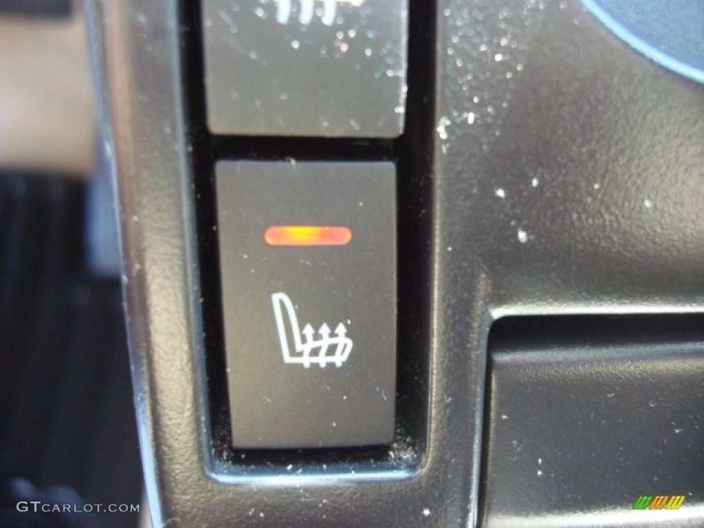 2005 Land Rover Freelander SE Controls Photo #69602806