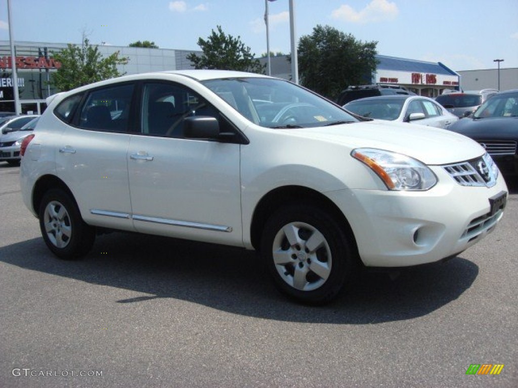 2011 Rogue S - Pearl White / Gray photo #2