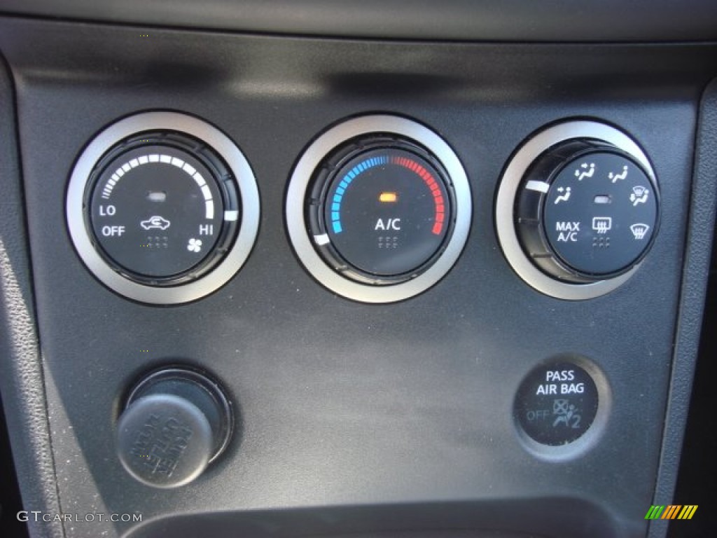2011 Rogue S - Pearl White / Gray photo #13