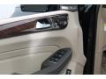 Black - ML 350 4Matic Photo No. 17