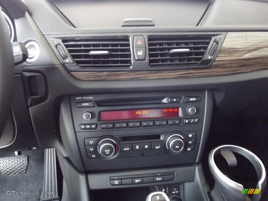 2013 BMW X1 sDrive 28i Audio System Photo #69607300