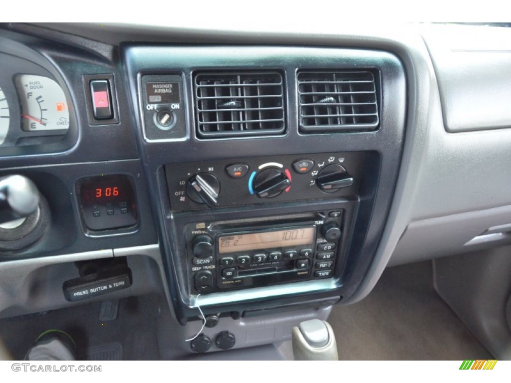 2002 Toyota Tacoma PreRunner Xtracab Controls Photo #69609828
