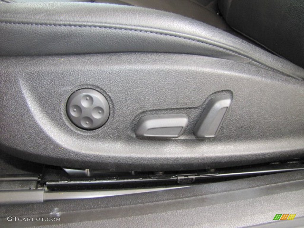2010 Audi A5 2.0T quattro Coupe Controls Photo #69612106
