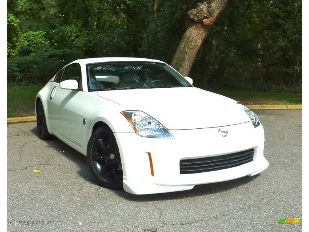 Pikes Peak White Nissan 350Z