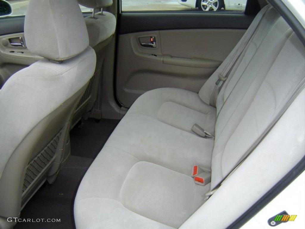 2008 Kia Spectra EX Sedan Rear Seat Photos