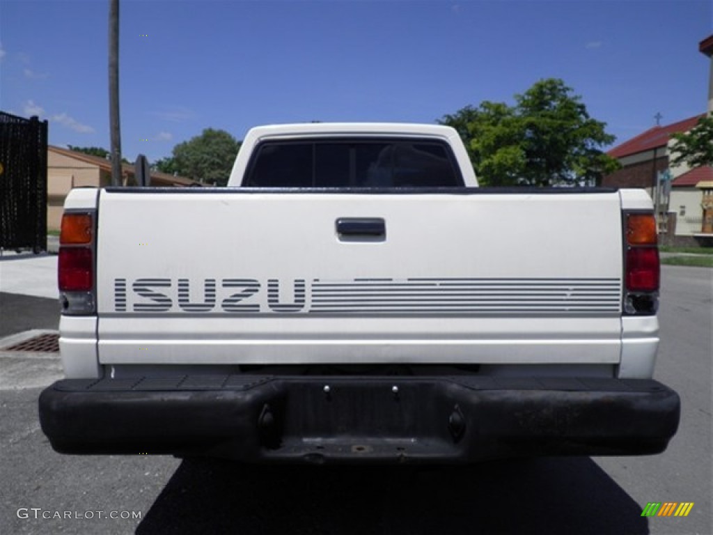 1992 Isuzu Pickup S 2.3 Marks and Logos Photo #69620502