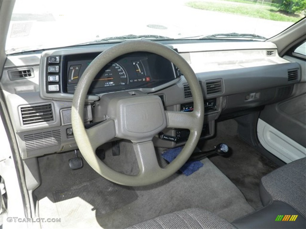 1992 Isuzu Pickup S 2.3 Interior Color Photos