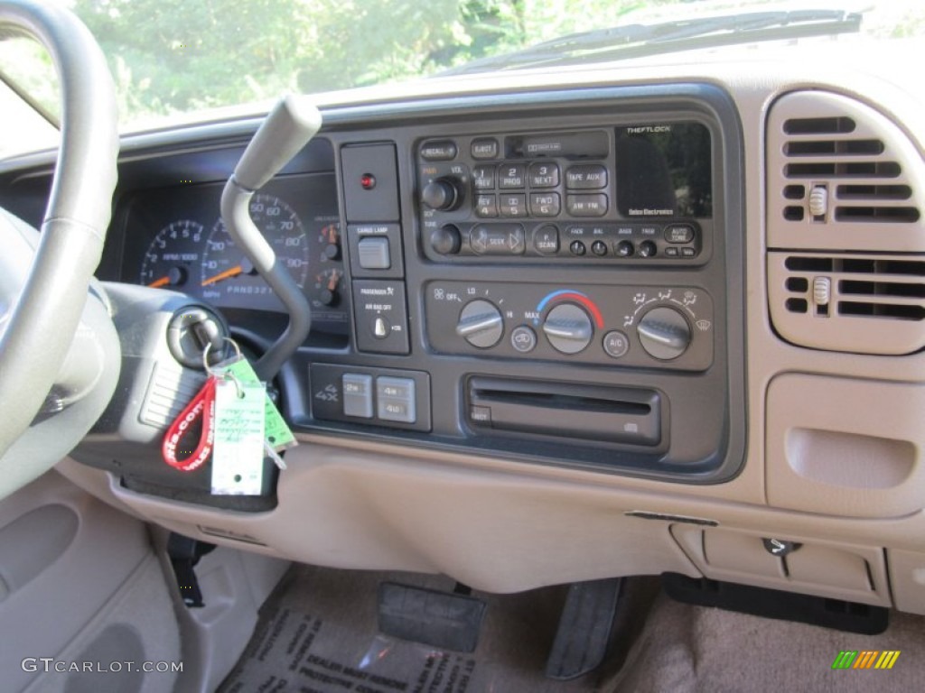 1997 Chevrolet C/K K1500 Silverado Extended Cab 4x4 Controls Photo #69621121