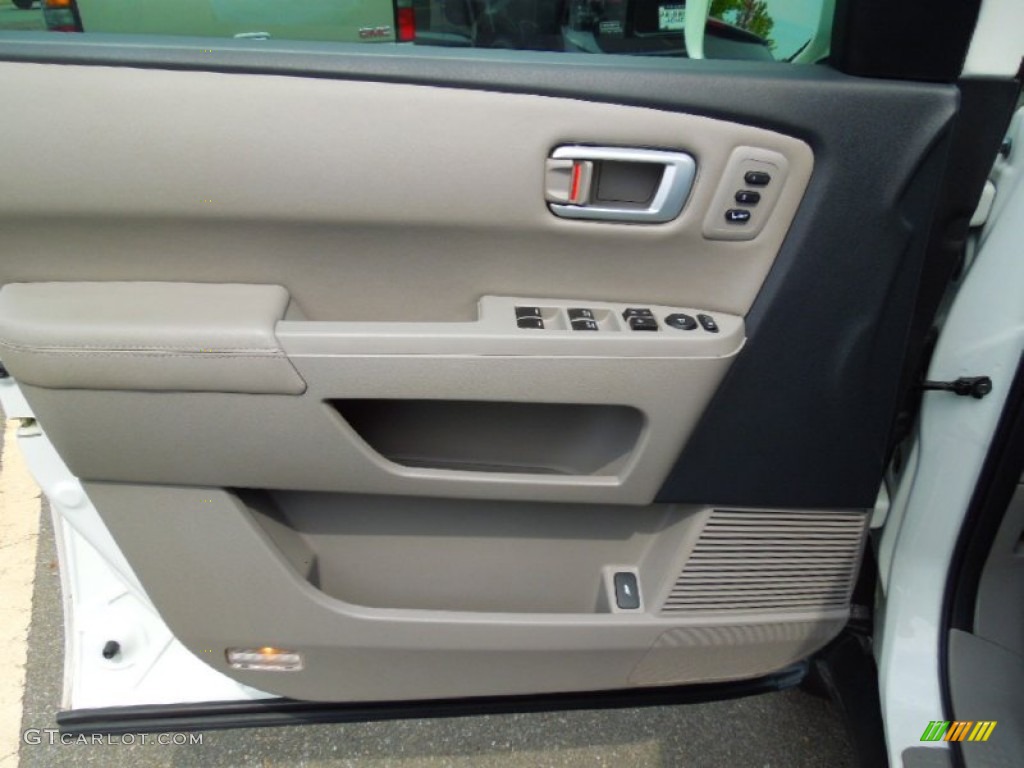 2010 Honda Pilot Touring Gray Door Panel Photo #69622942
