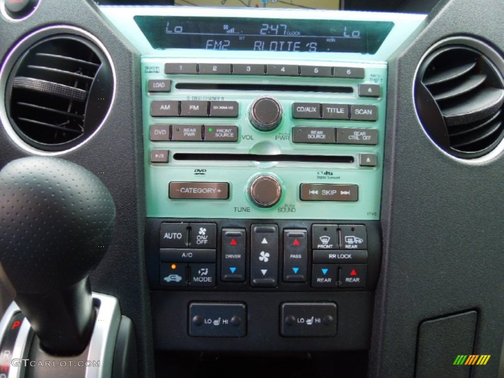 2010 Honda Pilot Touring Controls Photo #69622960