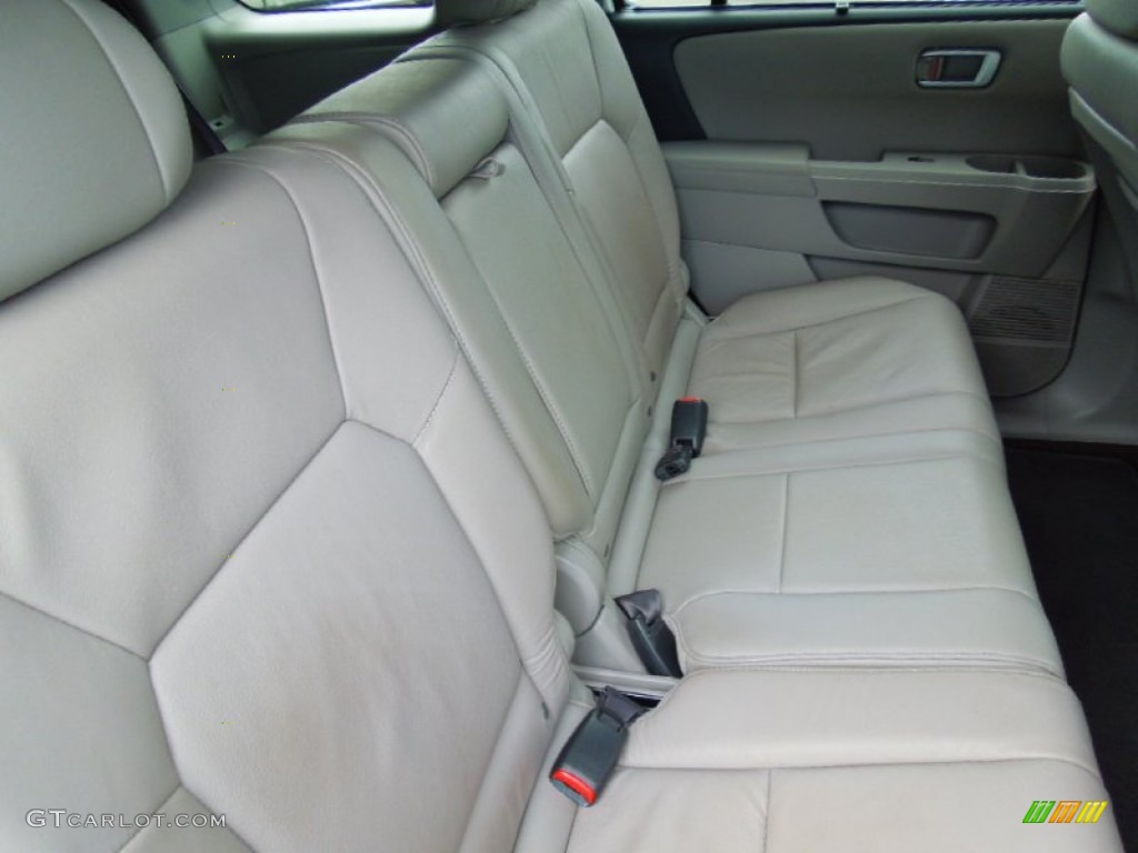 2010 Honda Pilot Touring Rear Seat Photo #69623056