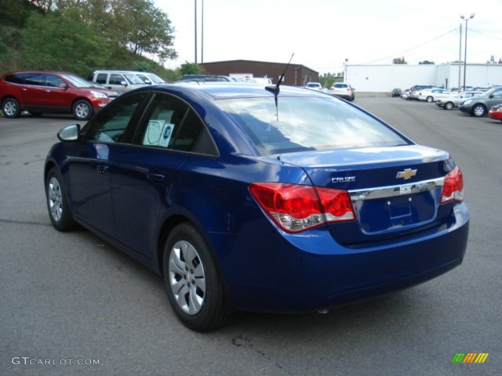 2013 Cruze LS - Blue Topaz Metallic / Jet Black/Medium Titanium photo #6