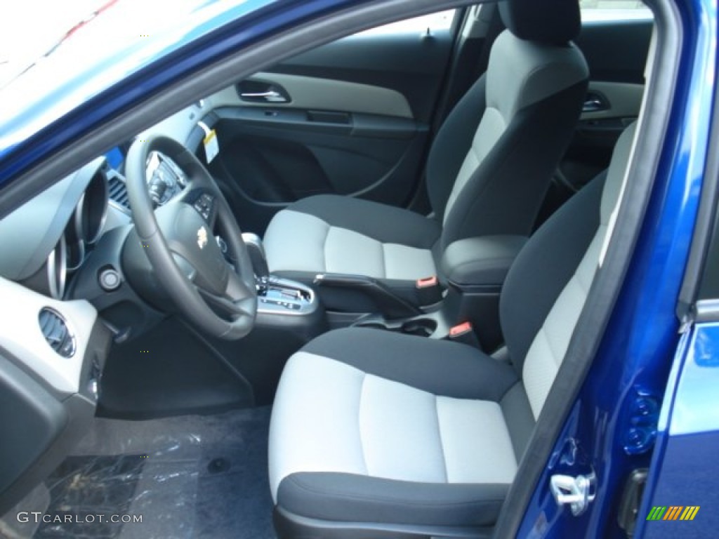 2013 Chevrolet Cruze LS Front Seat Photo #69623737