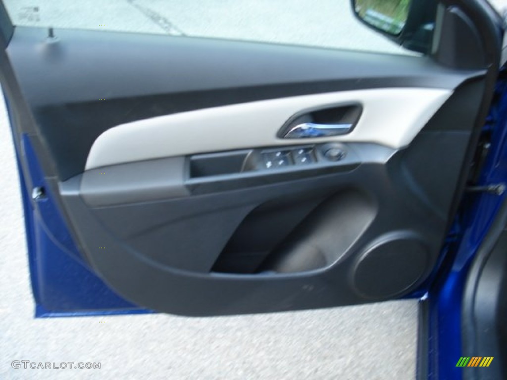2013 Chevrolet Cruze LS Jet Black/Medium Titanium Door Panel Photo #69623746