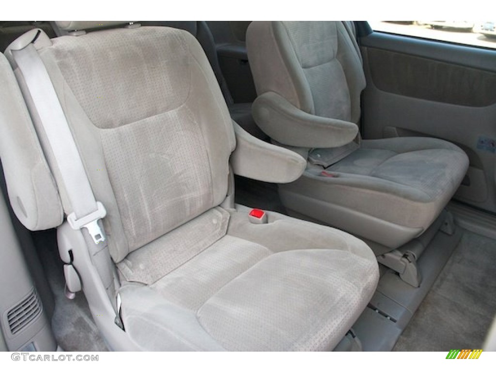 2007 Sienna LE - Natural White / Taupe photo #22