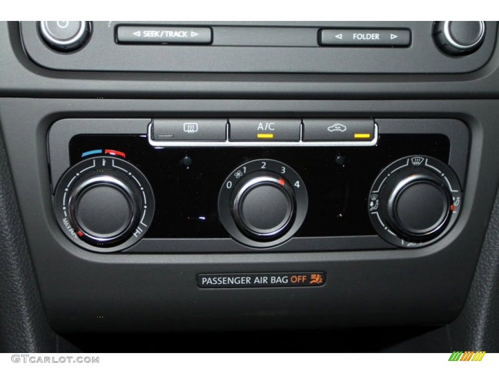 2013 Volkswagen Golf 4 Door Controls Photo #69626509
