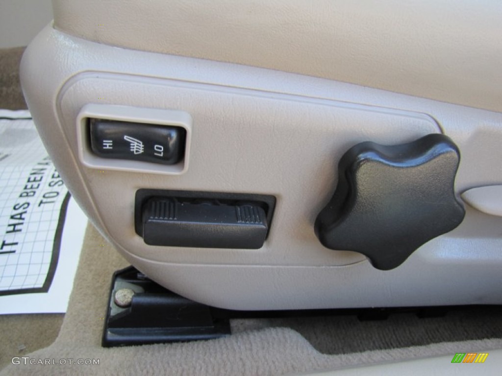 2005 Chevrolet Impala SS Supercharged Controls Photo #69627697