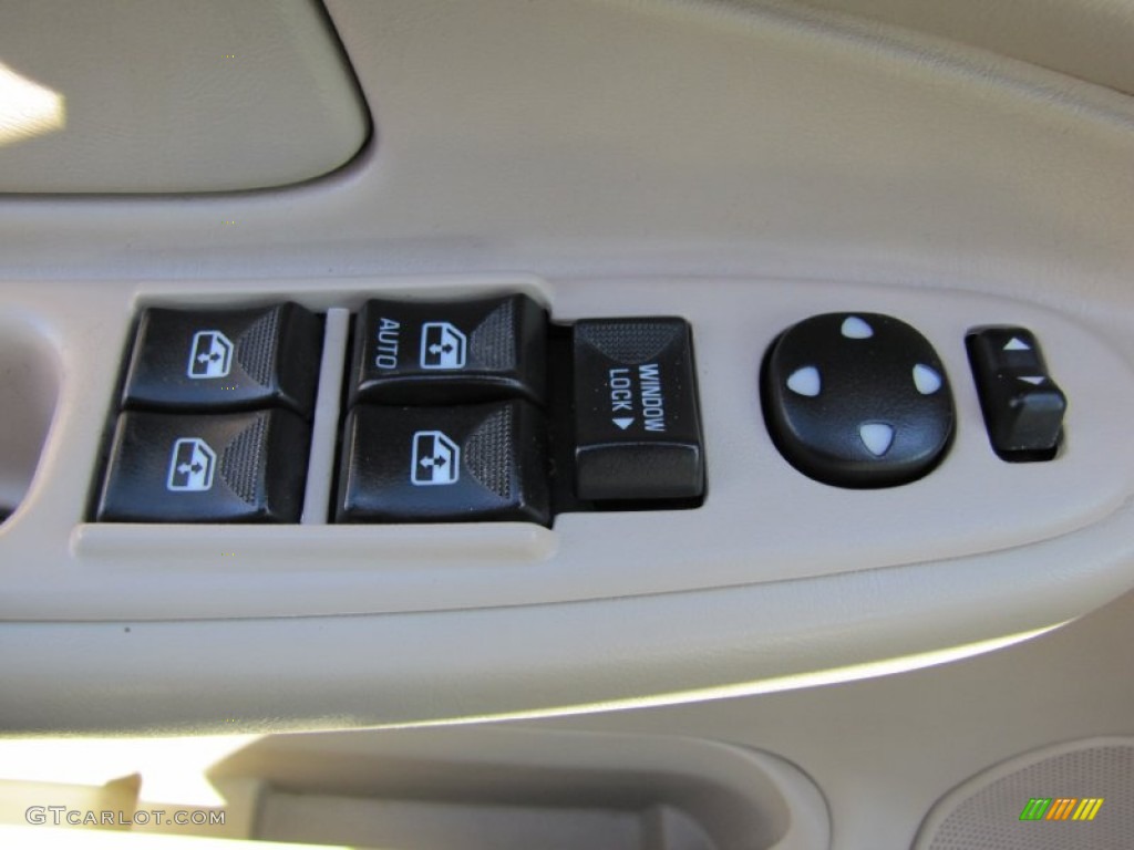2005 Chevrolet Impala SS Supercharged Controls Photo #69627706