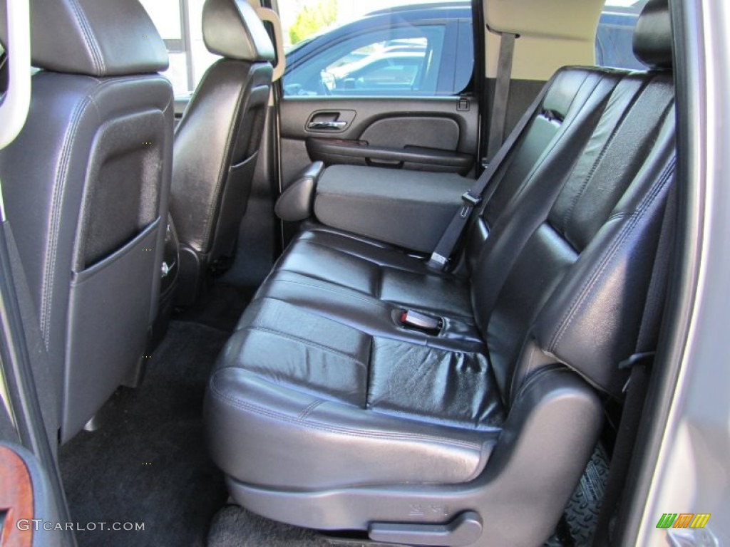 2007 Chevrolet Suburban 1500 LT 4x4 Rear Seat Photo #69628117