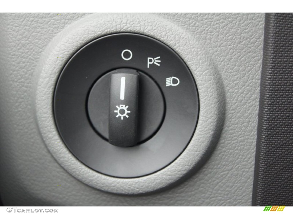 2012 Ford E Series Van E350 XL Extended Passenger Controls Photo #69629542