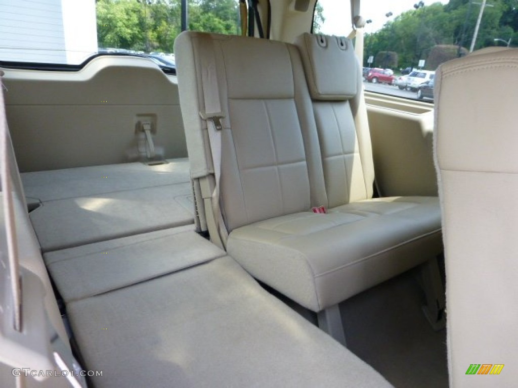 Camel Interior 2010 Lincoln Navigator L 4x4 Photo #69630424