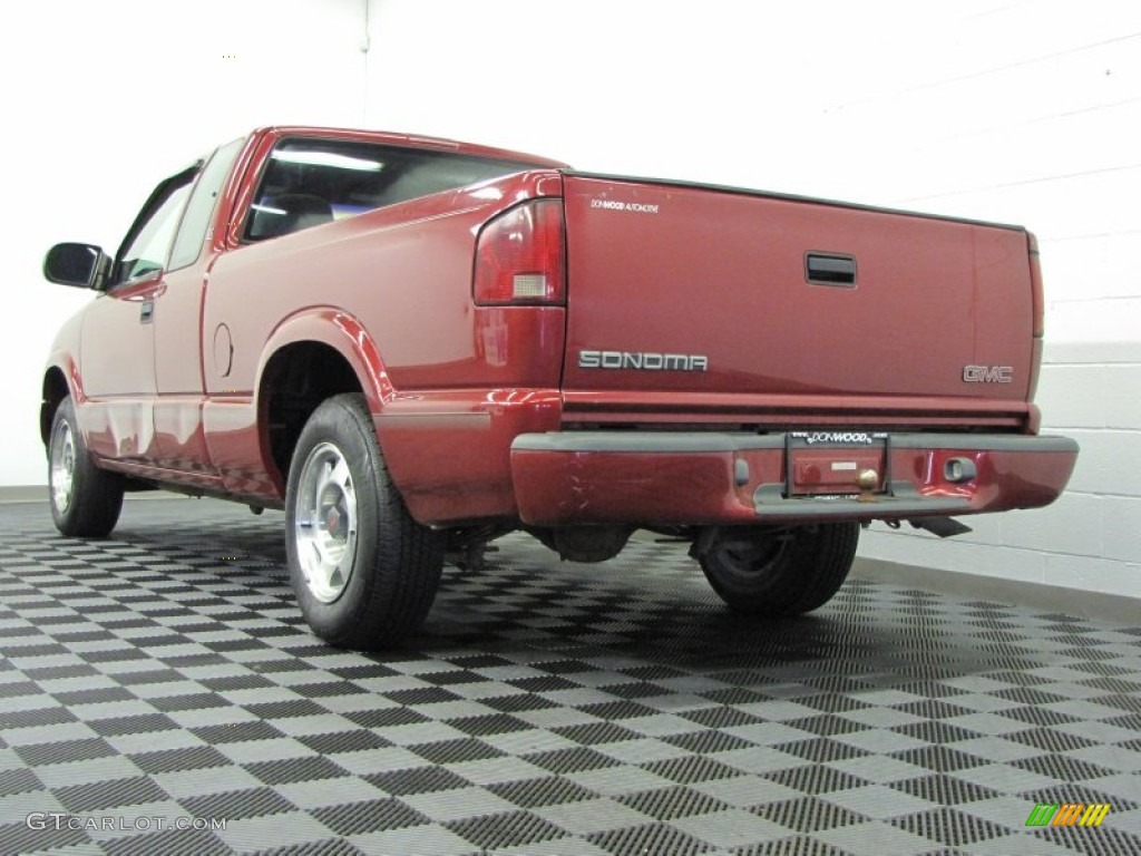 1999 Sonoma SLS Extended Cab - Cherry Red Metallic / Pewter photo #2