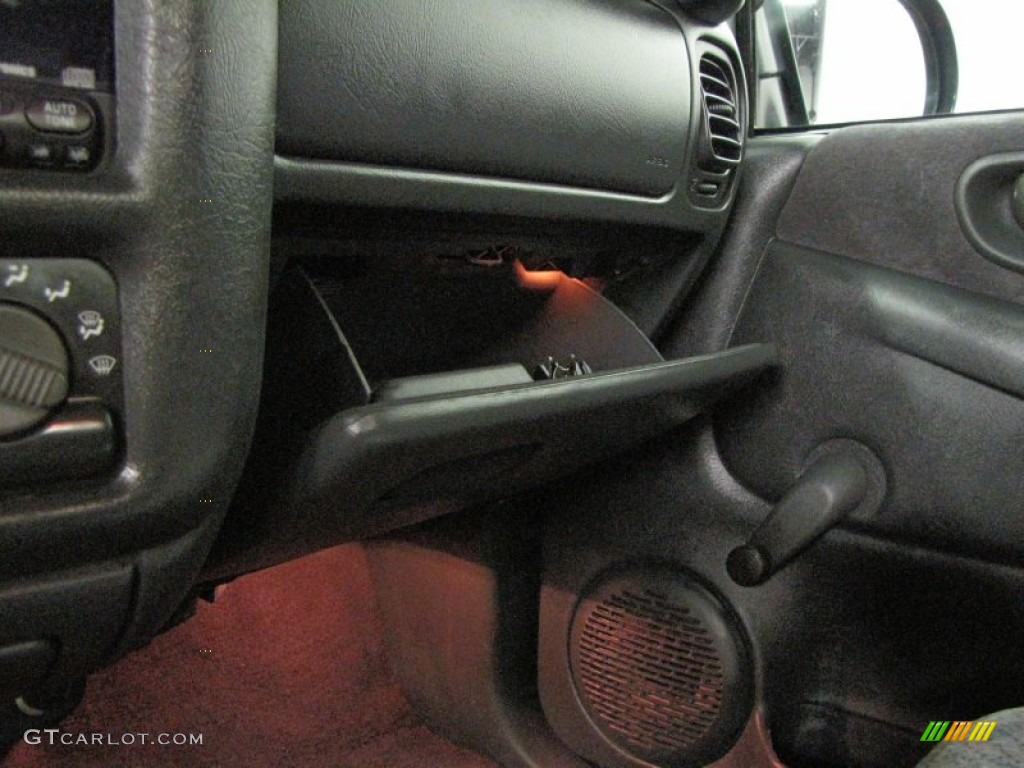 1999 Sonoma SLS Extended Cab - Cherry Red Metallic / Pewter photo #15