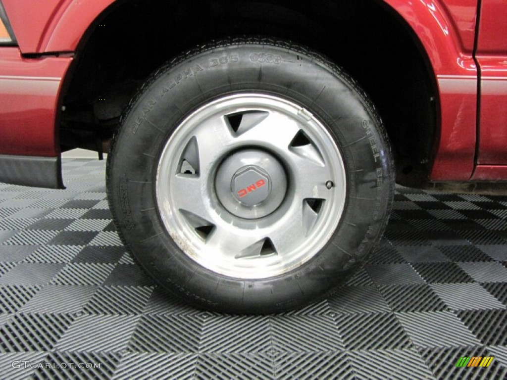 1999 Sonoma SLS Extended Cab - Cherry Red Metallic / Pewter photo #17