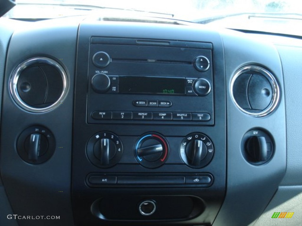 2005 F150 XLT Regular Cab 4x4 - Aspen Green Metallic / Medium Flint Grey photo #9