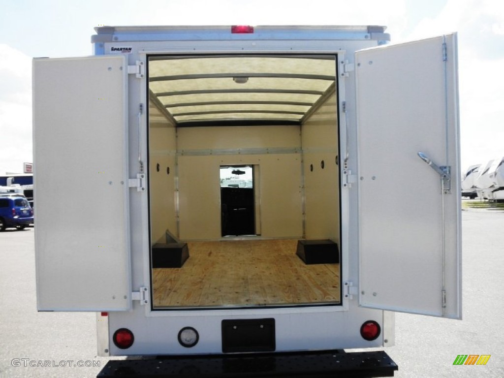2012 GMC Savana Cutaway 3500 Commercial Moving Truck Trunk Photo #69639670