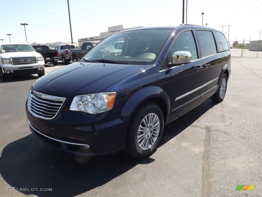 2013 Town & Country Touring - L - True Blue Pearl / Black/Light Graystone photo #1