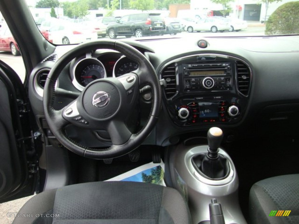 2011 Nissan Juke SV Black/Silver Trim Dashboard Photo #69643459